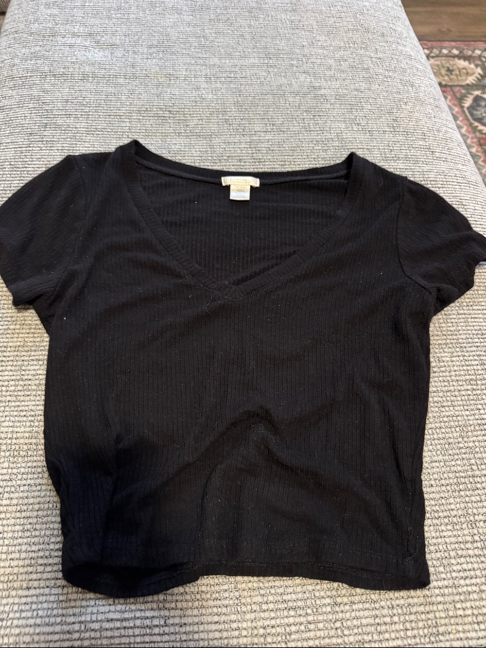 Black V-Neck Rib Knit crop Top - Women
